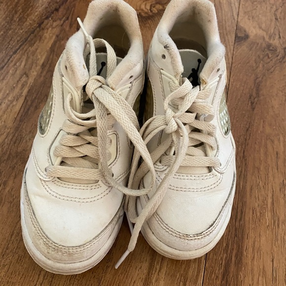 Child’s size 11 White Jordan’s - Picture 2 of 3